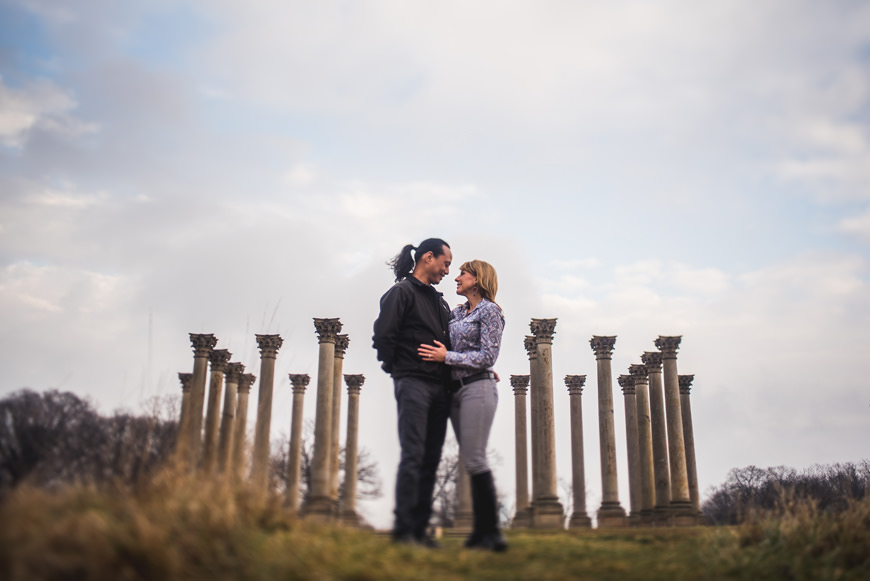 002 freelensing couple in front of pillars