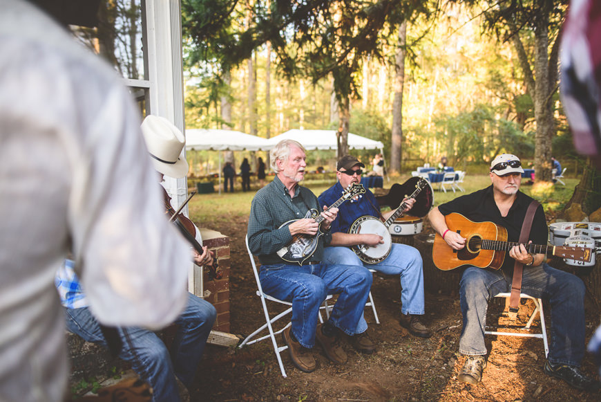 008-bluegrass-band-farm-wedding